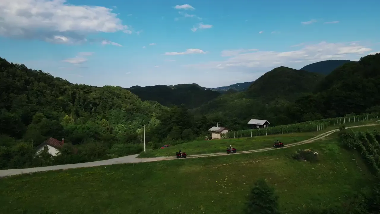 Quadovi na vožnji kroz zagorske brege